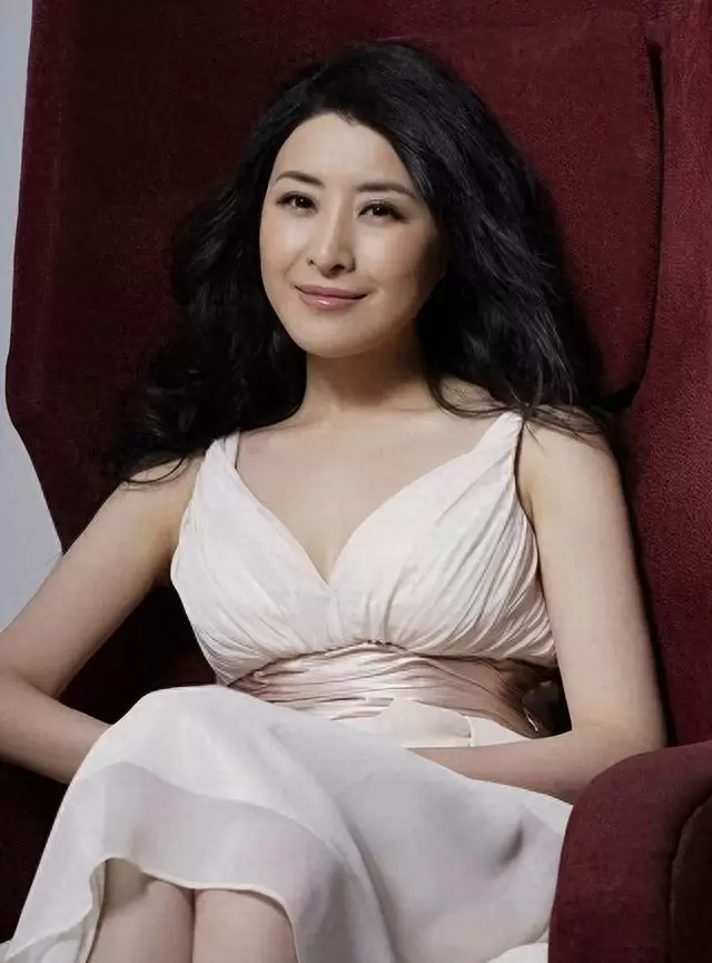 王雅捷婚后定居上海生活日常曝光，丈夫为国家一级演员于洋 _ 相关图片