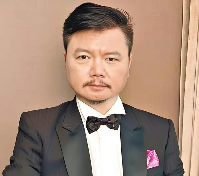 艾威出演《守诚者》播出，多隆扮演者近年聚焦家庭与直播事业 _ 细节速览