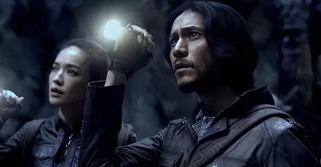 张涵予姜武卢靖姗主演《寻龙诀·觅踪》上线登顶热榜，中年铁三角重构盗墓叙事 _ 相关图片