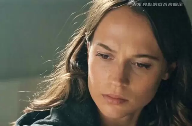 翠花探墓发现父亲遗言与古墓宝藏 _ 相关图片 翠花探墓发现父亲遗言与古墓宝藏 _ 相关图片