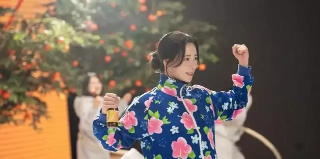 《我的王室死对头》上线首日登热搜，姜丹心穿越设定引发追更潮 _ 情报图