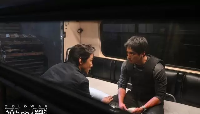 刘俊谦梁家辉分饰李文彬，两代演绎如何构建角色完整弧光 _ 情报图